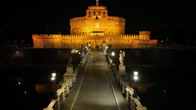 罗马，圣天使城堡与游客的桥梁。