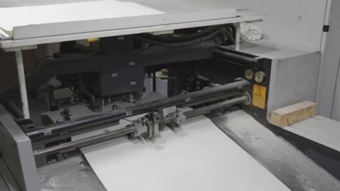 胶印机