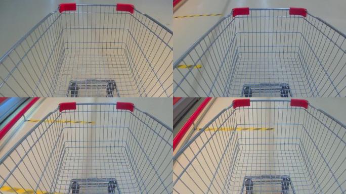 超市里的手推车