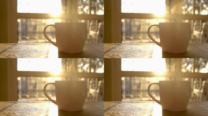 桌上的一杯咖啡