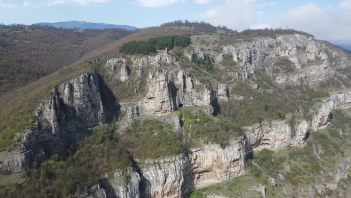 保加利亚巴尔干山脉Milanovo村附近的Iskar河峡谷