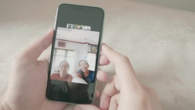 家庭与祖父母视频聊天