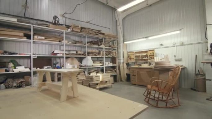 木匠家具车间视图，木坯