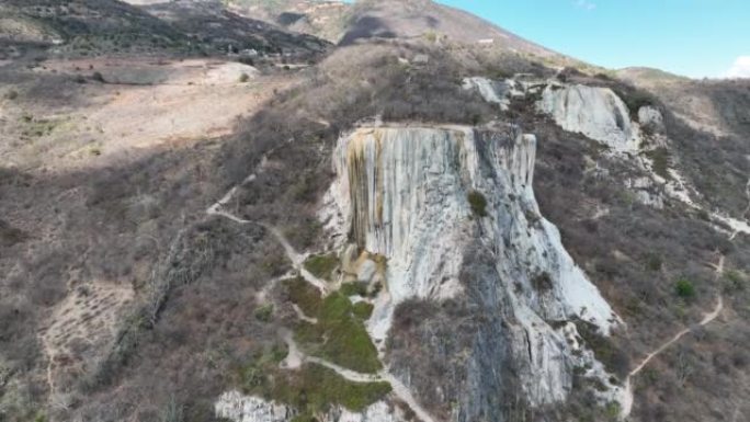 墨西哥瓦哈卡州Hierve el Agua石瀑布的鸟瞰图
