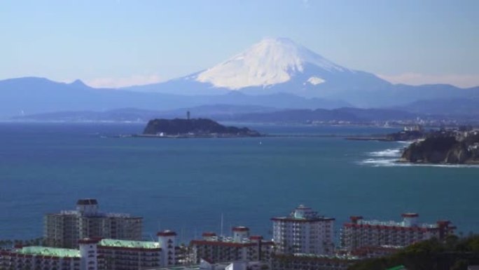 江之岛与住宅区以外的富士山