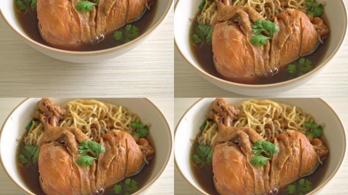 棕色汤碗红烧鸡肉面条 -- 亚洲美食风格
