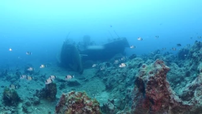 海底海底沉船残骸海底金属