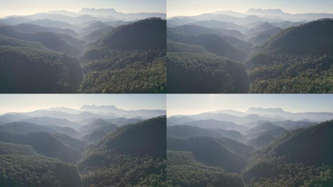 国家公园热带雨林山谷中山层和雾的Doi Luang Chiang Dao鸟瞰图