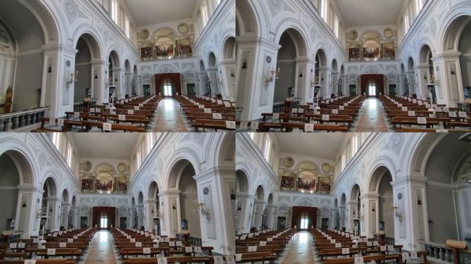 那不勒斯-来自transept的圣玛丽亚·德格里·安吉里·阿尔勒·克罗西教堂概述