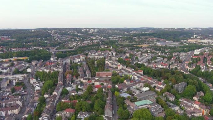 伍珀塔尔: 德国城市的鸟瞰图 -- 从上面看欧洲的风景全景