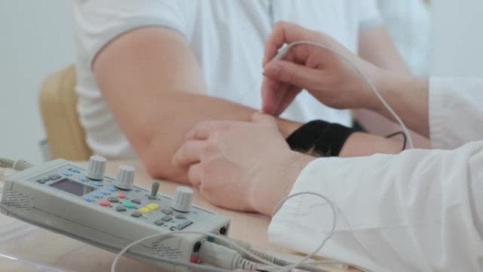 在医疗中心使用肌电图检查患者神经