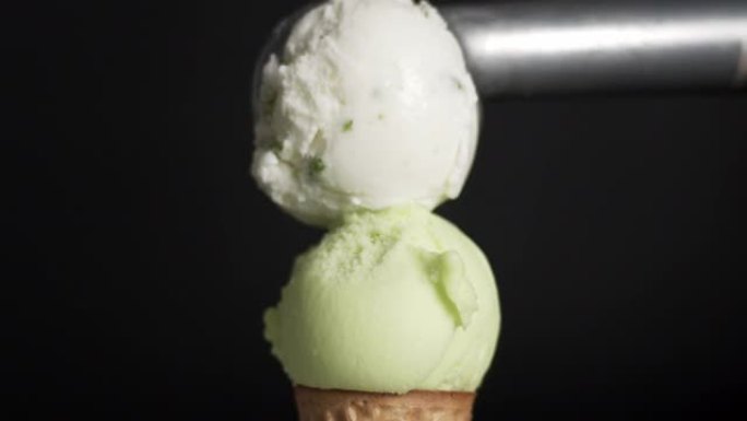 冰淇淋Ruammitr椰子口味的雪糕冰淇淋。