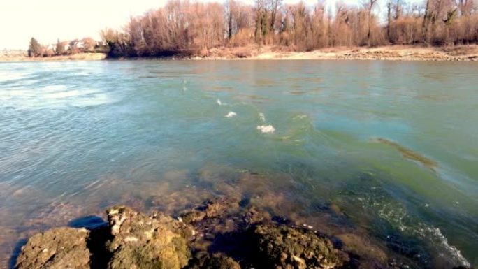 冬季的萨尔扎赫河