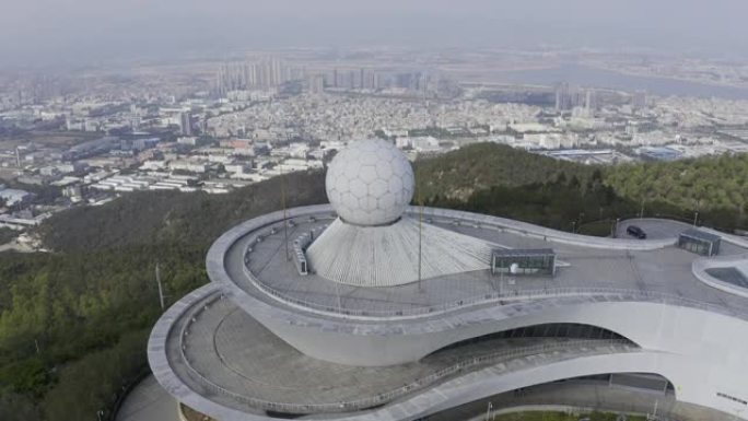 “双极化多普勒天气雷达” 在市峰气象观测站的航拍