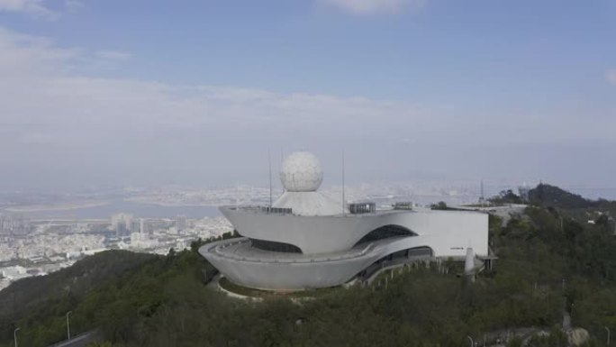 “双极化多普勒天气雷达” 在市峰气象观测站的航拍