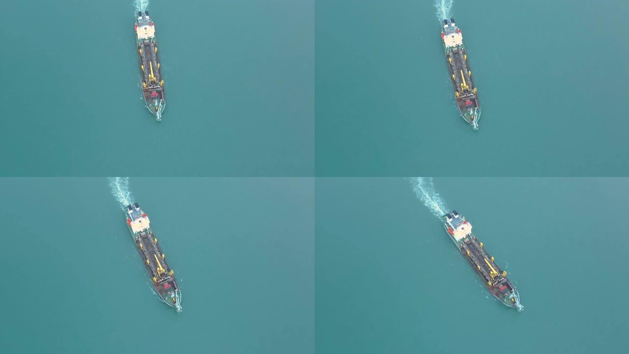 一艘货船在拉各斯水域的大西洋航行