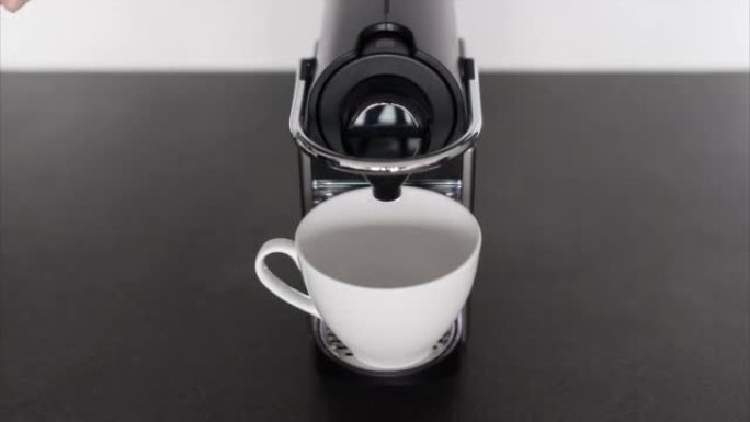 使用胶囊咖啡机制备咖啡的过程的时间流逝