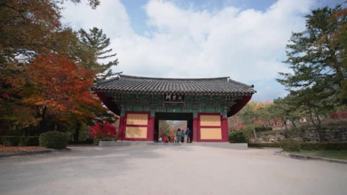 韩国庆州-2021年11月: 佛国寺的天王门