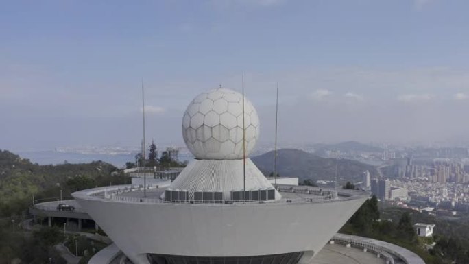 “双极化多普勒天气雷达” 在市峰气象观测站的航拍