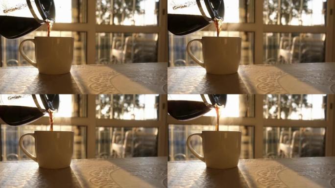 桌上的一杯咖啡