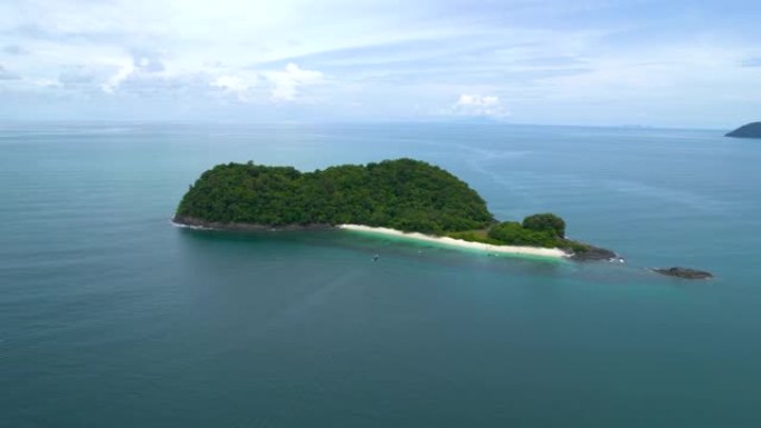 马来西亚吉打州浮罗交怡贝拉斯巴萨岛鸟瞰图