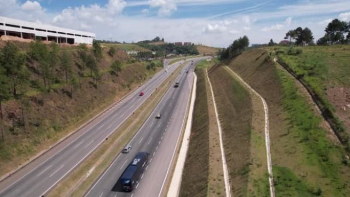 卡斯特洛·布兰科总统公路的鸟瞰图。