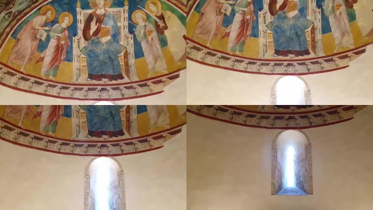 意大利维内雷圣乔瓦尼地穴的壁画教堂。向下倾斜
