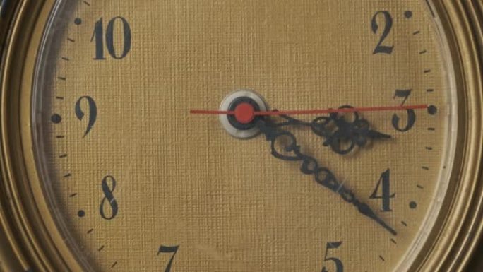 旧复古挂钟，带移动秒针，特写