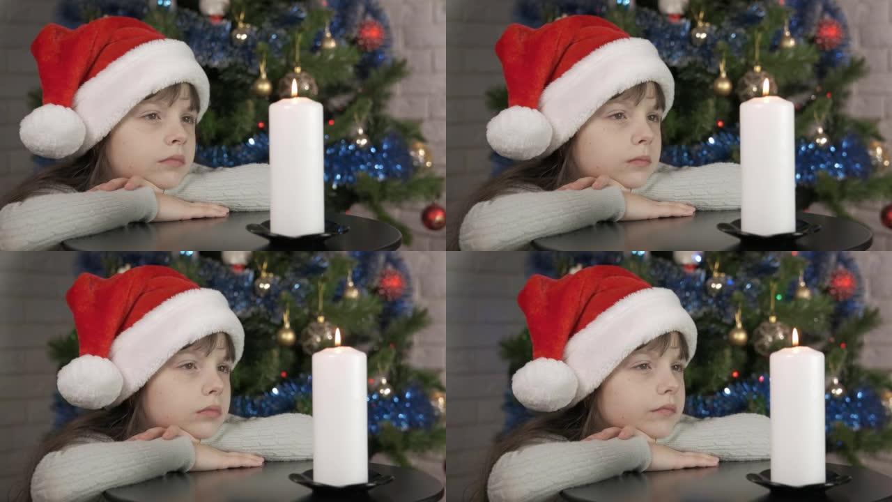 带蜡烛的儿童大气圣诞节。