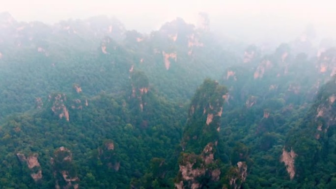 张家界风景阴天的无人机镜头