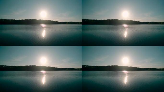 日落时的湖日落的湖面