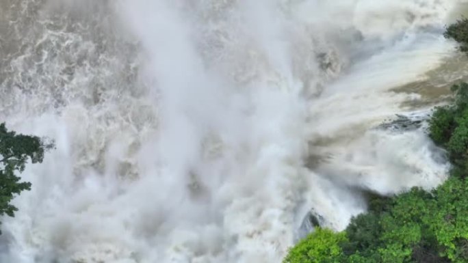 班乔克瀑布的空中无人机景观是越南最令人印象深刻的自然景观之一