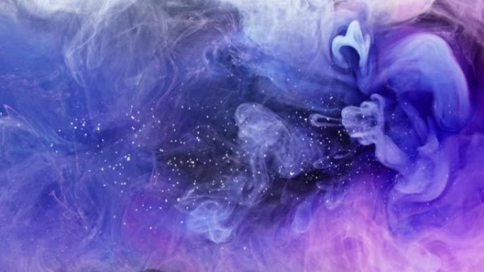 墨水水滴彩色雾流紫色烟雾混合物
