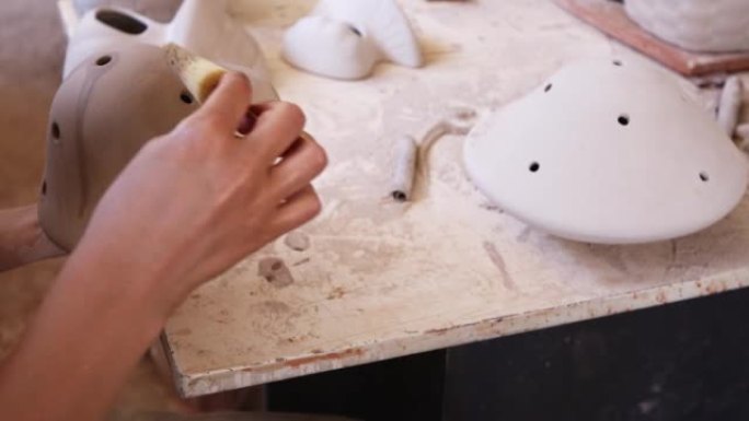 陶瓷工作室车间中的手工陶瓷艺术