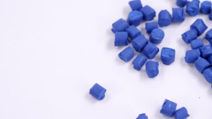 蓝色聚合物塑料颗粒