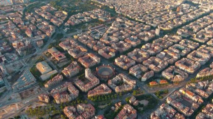 巴塞罗那城市天际线和巴塞罗那纪念碑广场 (斗牛场) 的鸟瞰图。西班牙加泰罗尼亚