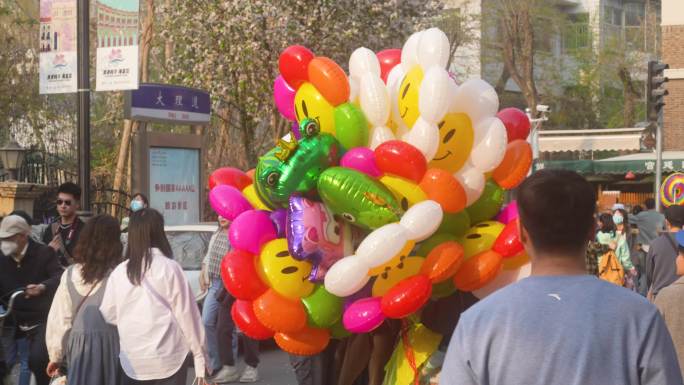 节日 气球 小商贩 小摊 卖气球