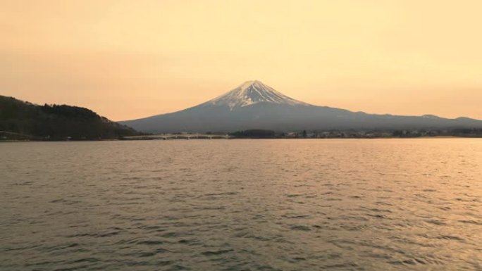 河口湖富士山鸟瞰图