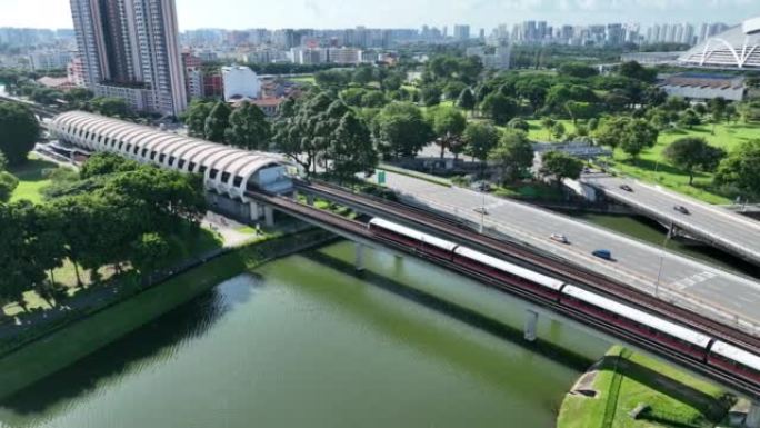 新加坡捷运列车出站过河