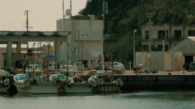 日本和歌山渔港的日常生活