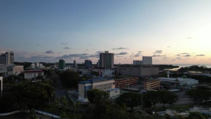 美里市的地标和旅游景点，拥有著名的海滩，河流，城市和风景优美的环境