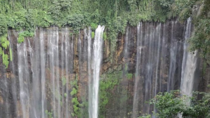 印度尼西亚的Tumpak sewu瀑布