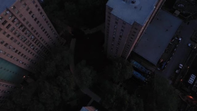 航拍镜头俯视纽约哈林的住房项目高层建筑