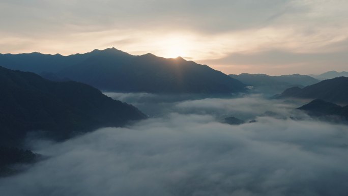 开化县福岭山日出云海之上开篇定调绝美素材