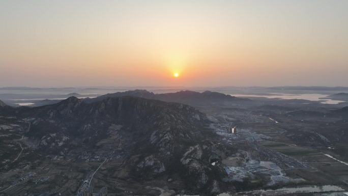 山东文登旸谷山的日出航拍