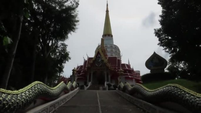 水鼠Upatham。泰国攀牙峰 (Wat Bangriang)。