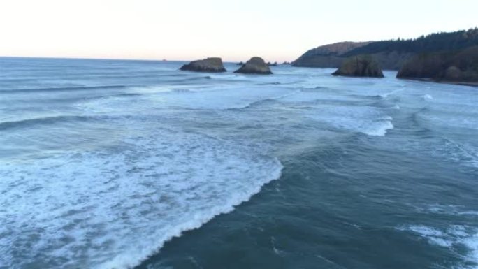 俄勒冈州坎农海滩宣传片空镜头海浪