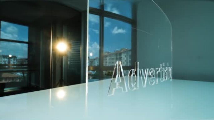 背景玻璃广告信件和办公室