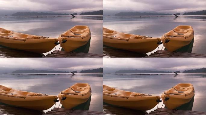 早上在泻湖竹港的皮划艇