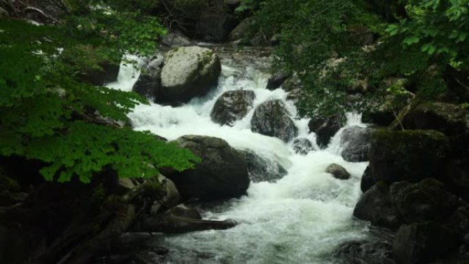 北日本自然-国美温泉瀑布-慢动作4k